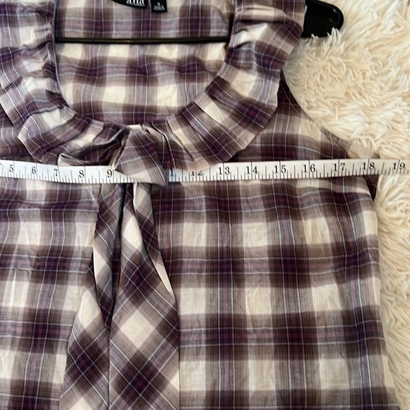 A.N.A Women’s Size Medium Sleeveless Button Down Purple Ruffled Top - Picture 5 of 6